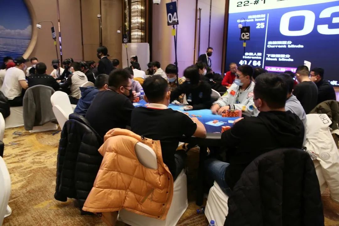【EV 扑克】CPG 十周年上海选拔赛 | 主赛决赛桌诞生，夏锋一马当先领跑众人，杨鹏虎视眈眈紧跟其后！