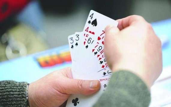 【EV扑克】讨论 | 玩得紧一些，还能在小级别盈利吗？