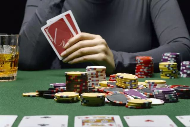 【EV 扑克】教学：你打牌顶多只能“不亏不赢”？试试这七个策略