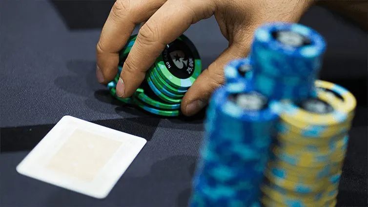 【EV 扑克】教学：德州扑克现场读牌最有效的信息是什么？