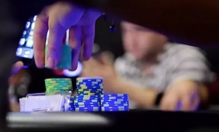 【EV 扑克】牌局分析：这手 AA，赢了底池，却输了经验