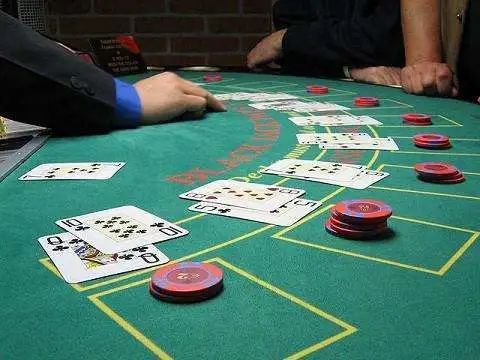 【EV 扑克】话题：为什么说扑克是一种技巧性游戏而非赌博？