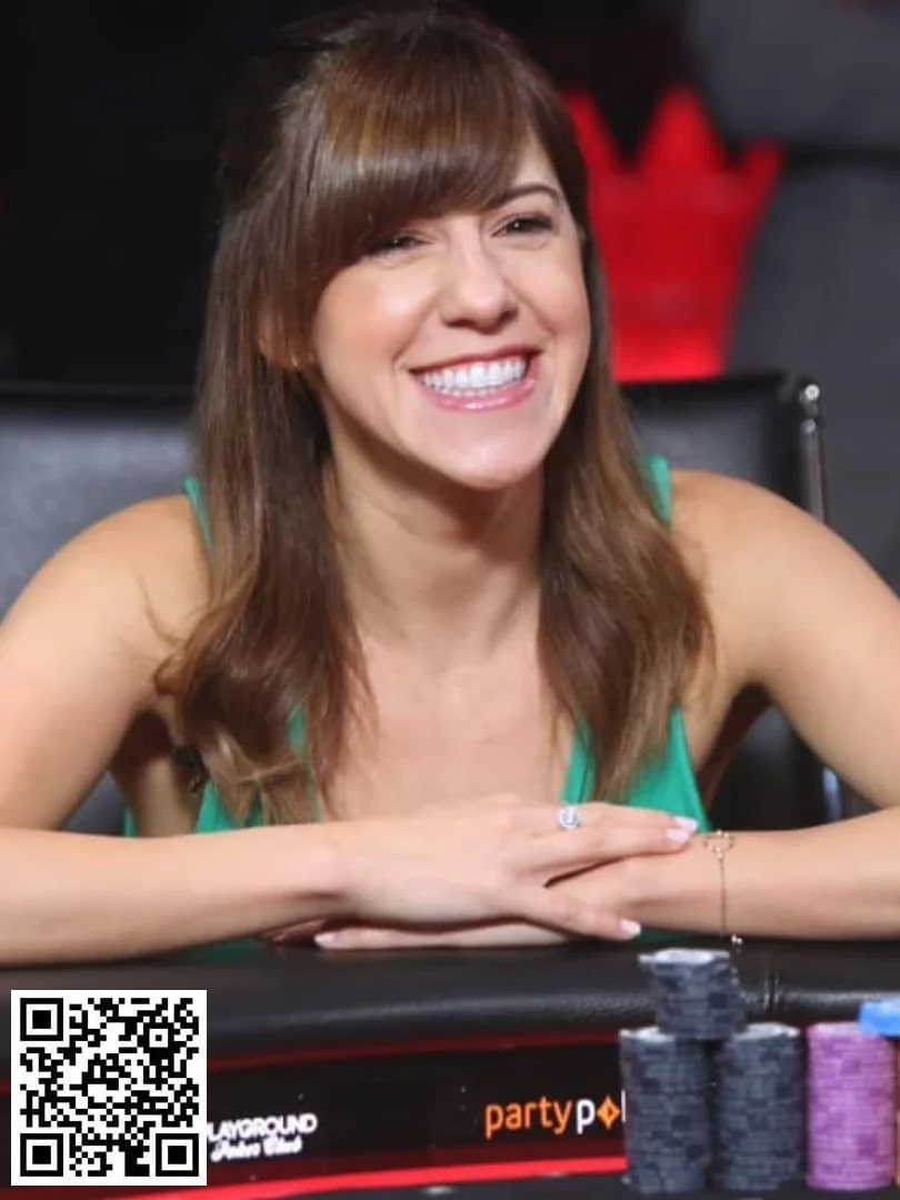 【EV扑克】全球唯一一个手握4条WSOP金手链的女人是何来历？