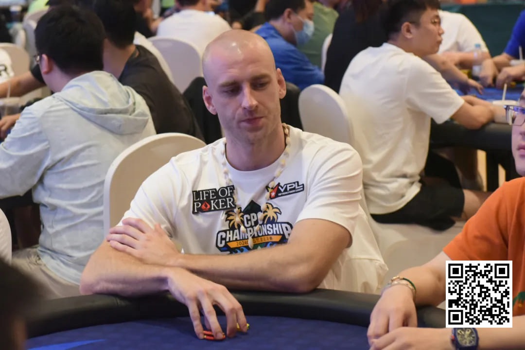 【小鱼Poker】CPG三亚总决赛主赛事A组1296人参赛火爆开场！张衍凯293500计分牌登顶CL携手466人晋级