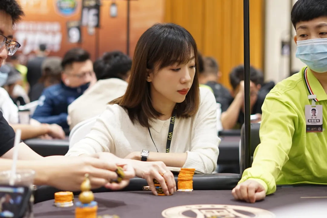 【小鱼Poker】2024黄河杯暨TJPH®济南站“一票通”赛制打响名头！主赛A组收获238人参赛36人晋级，赵金楠坐拥48.8万计分牌成CL