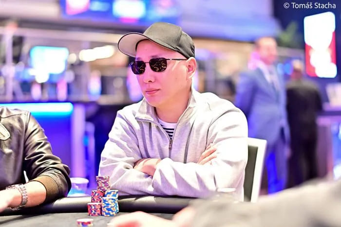 中国选手丁泽伟KK逆转反杀AA后，一路收人头获WSOP欧洲赛金手链