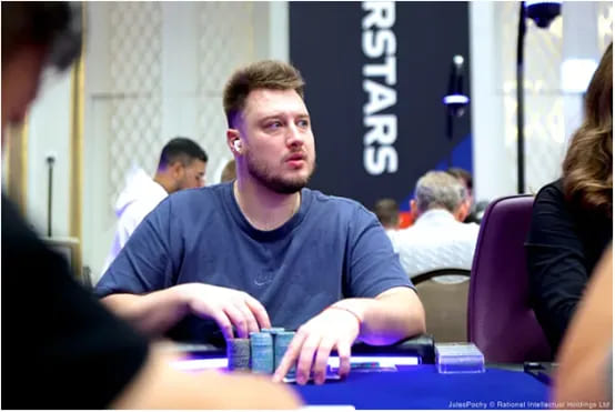 【EV 扑克】EPT 塞浦路斯 | 中国选手陈易莎、胡哲文晋级 Day4，魏国梁筹码第九赏金赛晋级