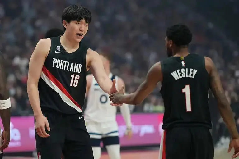 【EV扑克】突发!开拓者主帅比卢普斯因扑克赌博被捕,中国新星杨瀚森NBA之路蒙阴影
