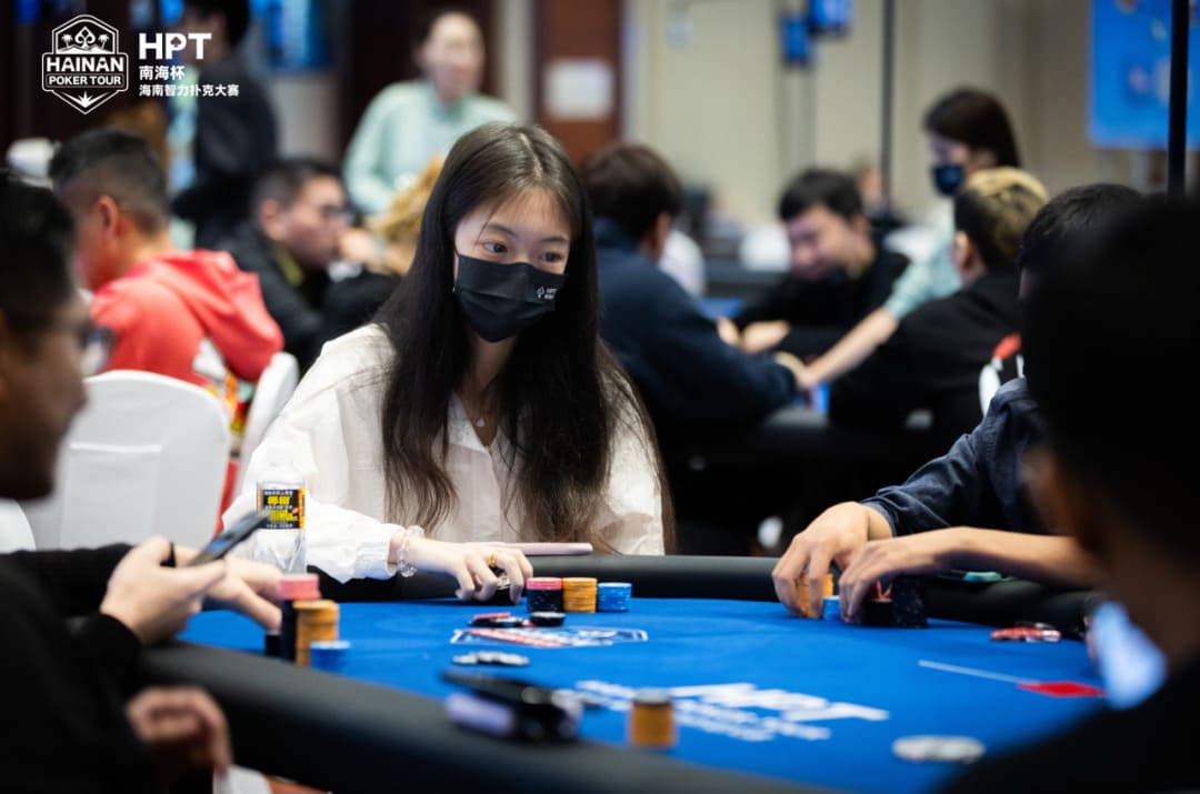 【EV扑克】2025HPT® 南海杯｜主赛A组开启，王振宇领先晋级，杨磊拿下“DPT”开幕赛冠军