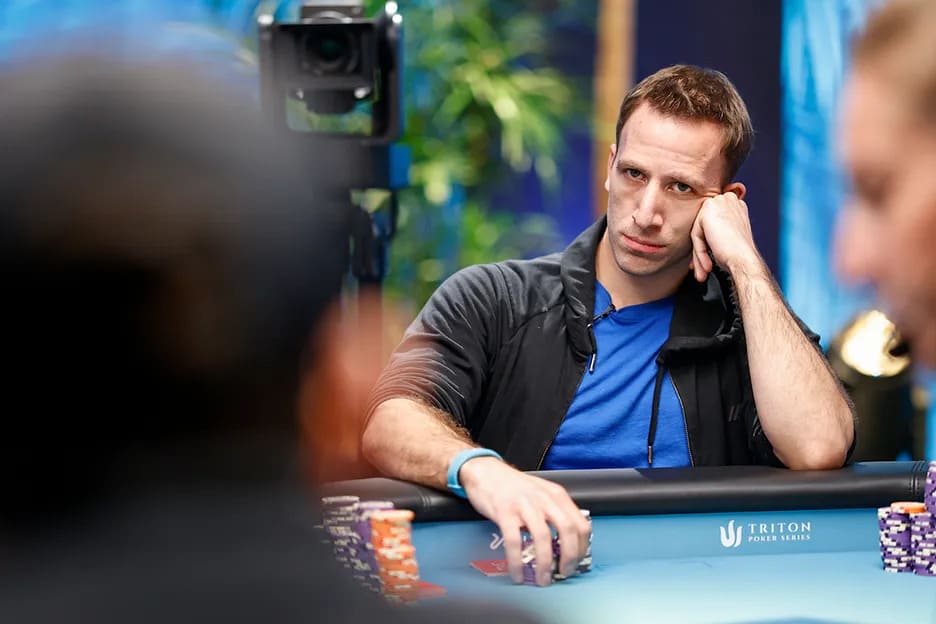 【EV扑克】WSOP天堂岛超级主赛最下头一刻：职牌拿AA故意长考1分钟！