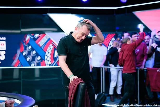 【EV扑克】靠比赛拿下第一笔百万奖金，这条路他走了25年