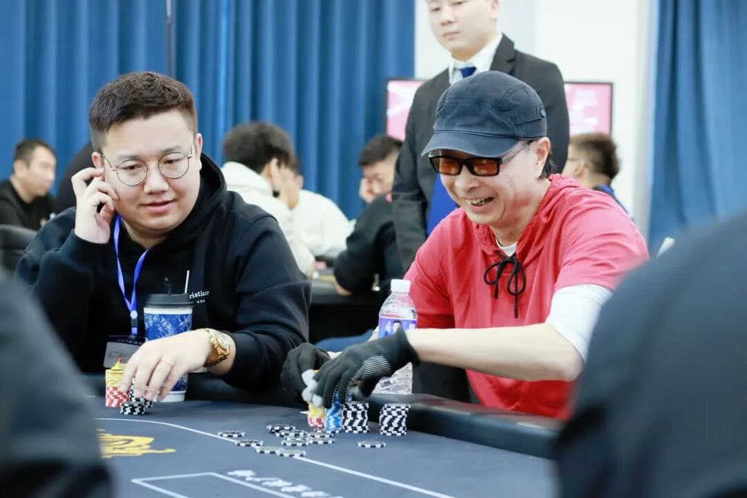 【EV扑克】2026CPT第五日 | 紫荆山海杯主赛首轮战罢,总参赛444人次,100人晋级第二轮!张毅获D组CL