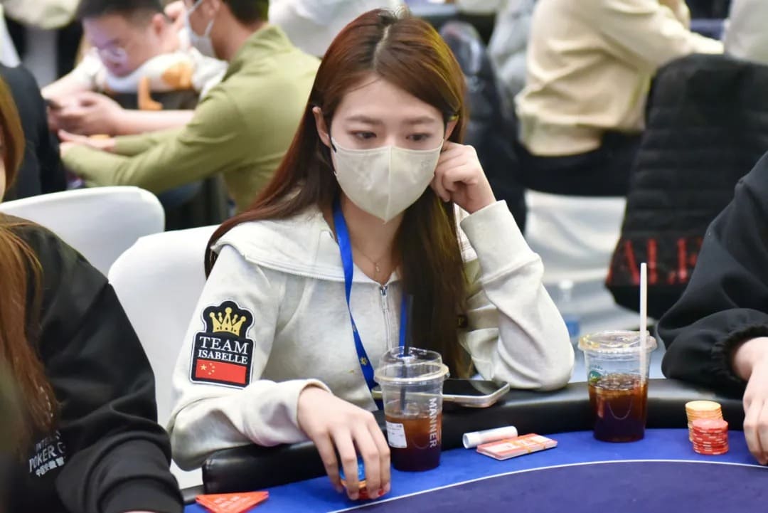 【EV扑克】IPG大师邀请赛|倪白羽AA输66遗憾无缘主赛90人入围圈,王岩峰114.9万记分牌领衔74人晋级下一轮