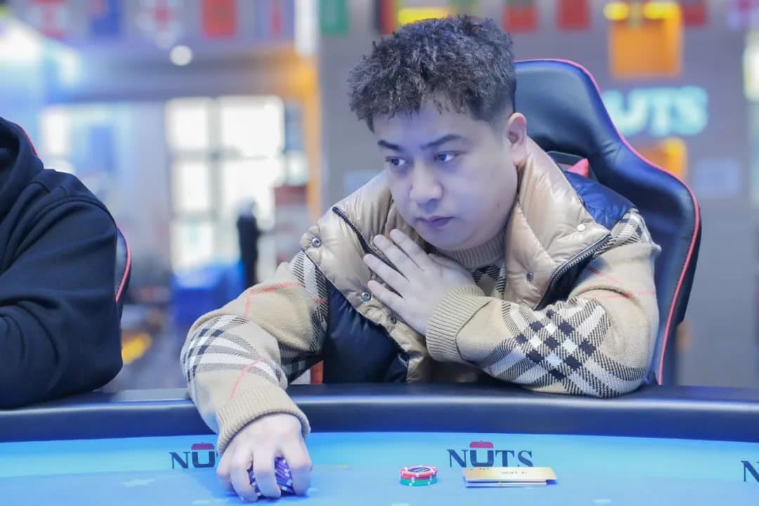 【EV扑克】洞庭湖杯决赛日｜巅峰对决八小时，罗麒摘得桂冠荣誉加身