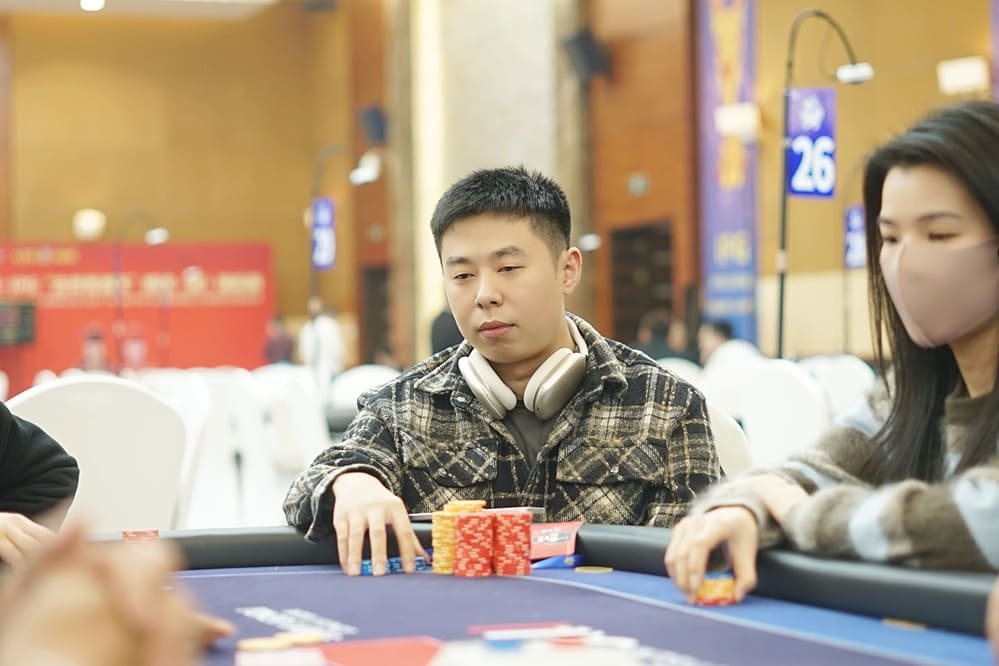 【EV扑克】2026 IPG季中赛选拔赛|主赛A组270人参赛点燃竞技热火!徐杰超坐拥34.3万计分牌携手70人晋级!李勇夺取DPT霸都杯冠军!