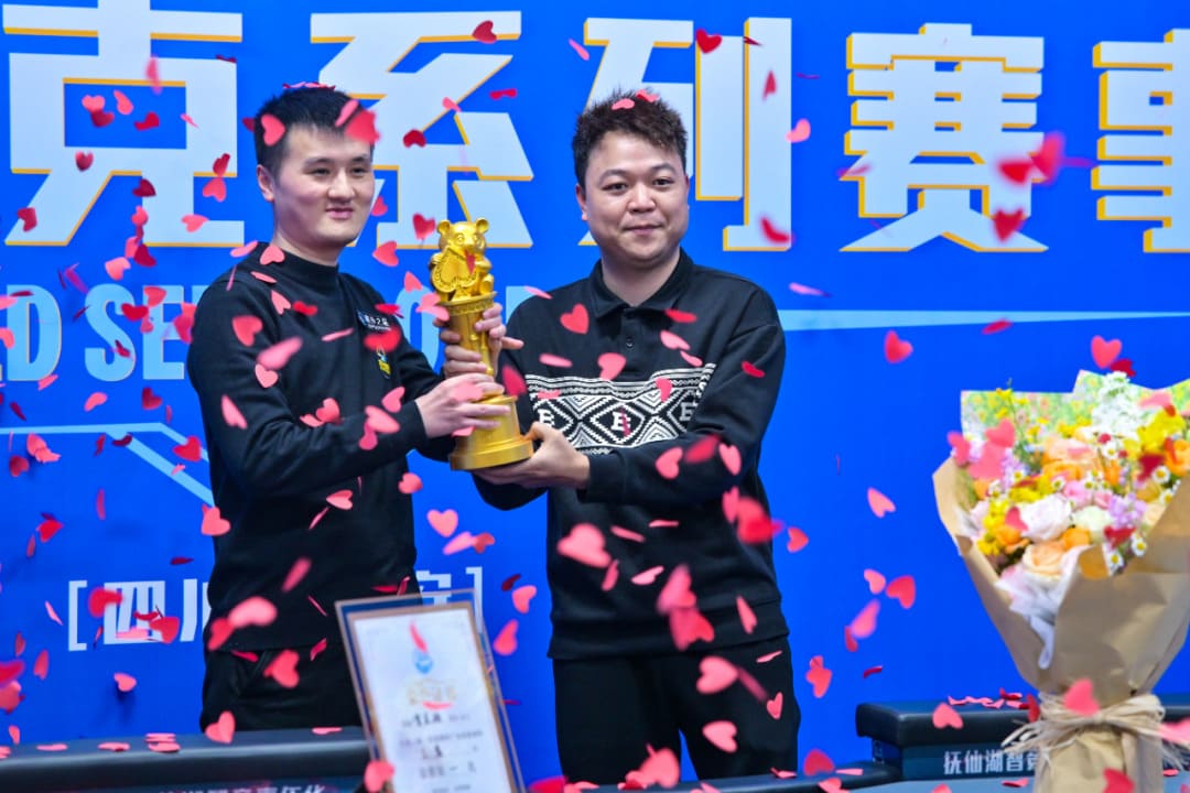 【EV扑克】抚仙湖杯广安站 | 从536到1！贺星越一路过关斩将，加冕 “抚仙湖杯” 主赛冠军！