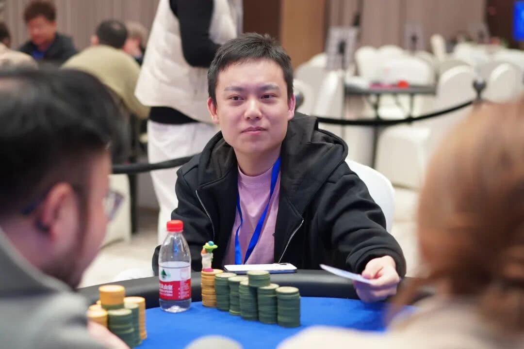 【EV扑克】第四届阳羡杯 | 主赛14强诞生!孙威领跑,任文婕首次征战阳羡杯登顶女神赛冠军!