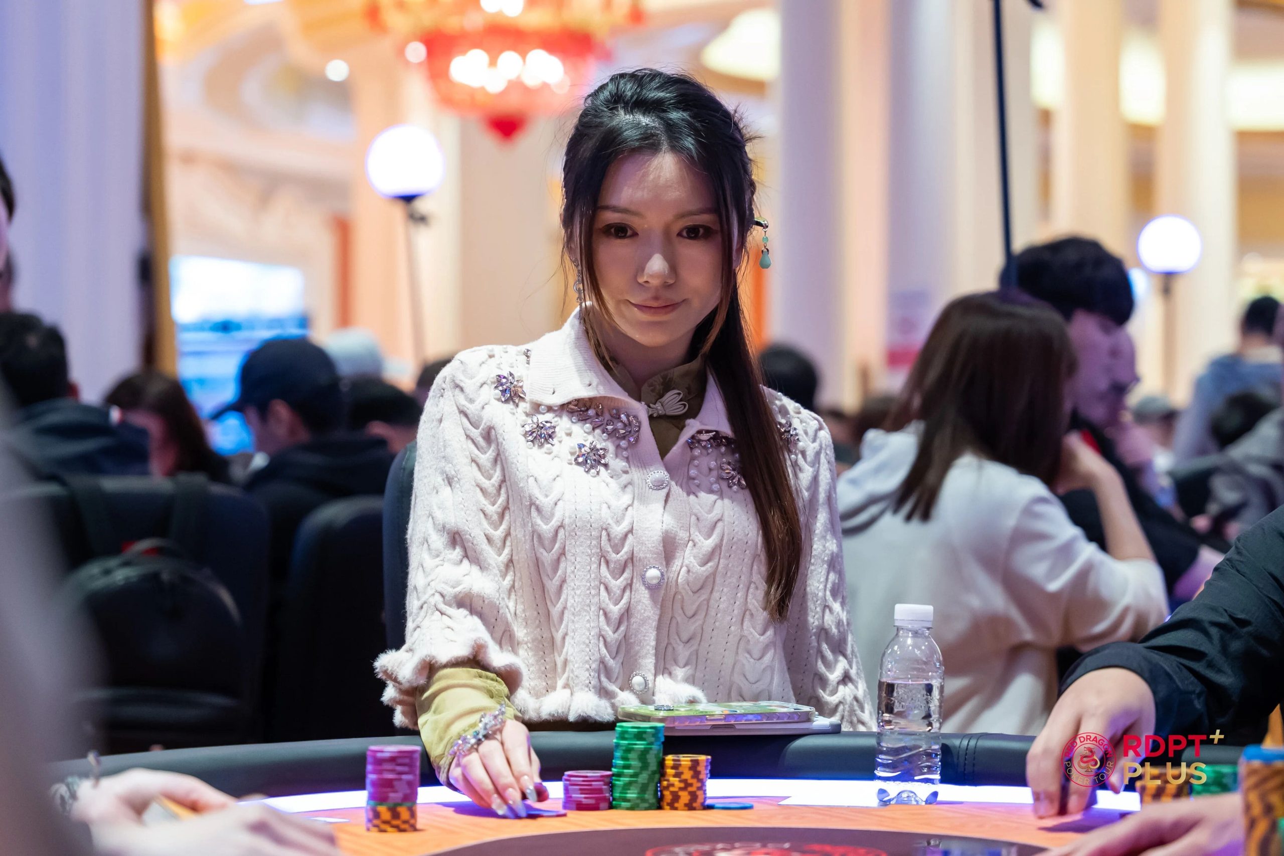 【EV扑克】2026红龙杯PLUS｜国人冠军秀！青龙杯PLUS 746人次参赛，俞翔宇成系列赛首位双冠王