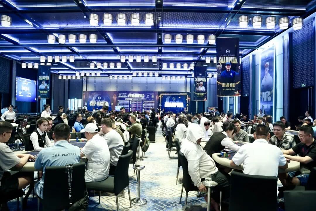 【EV扑克】USOP下龙湾站第五日 | 迷你主赛共1061人次对决，孙长亮、何俊杰、冯苗等46名国人选手晋级！田浩拿下豪客系列6人赛冠军！